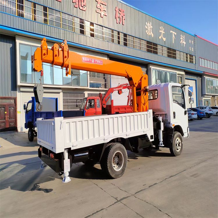 馆陶县三轮随车吊定制 农用改装机自备吊中瑞长期出售